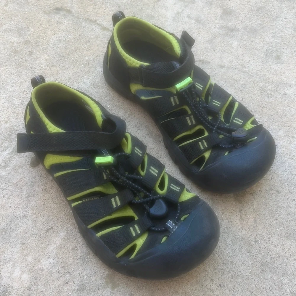 Keen Big Kids Newport H2 Water Sandal Black/Lime/Green Size 3